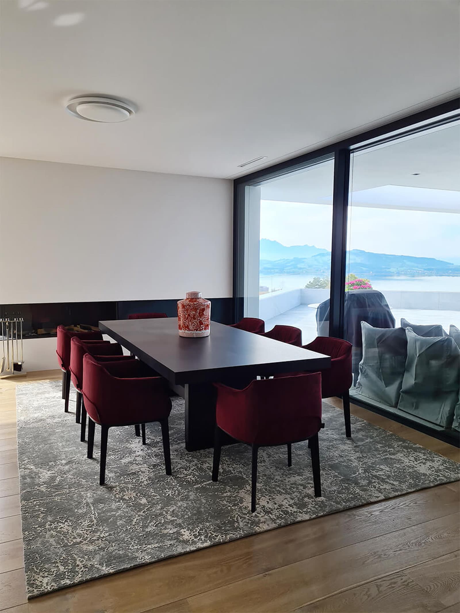 Villa in Genf & London